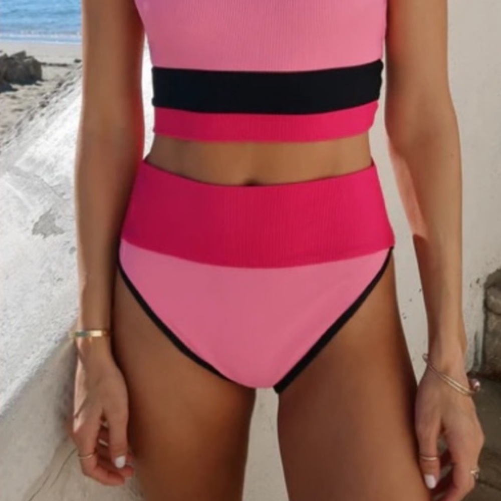 Beach Riot Pink High Waist Bikini Bottoms
BEACH RIOT
Color: Amour Colorblock - Picture 3 of 9
